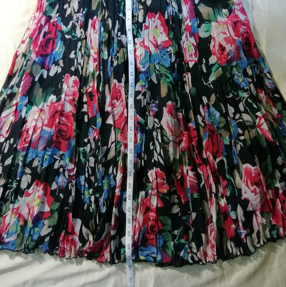 Laura floral skirt with pleating look size S - Picture 4 of 5
